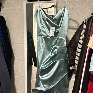 LIGHT BLUE SHINY WINDSOR DRESS ( Medium)